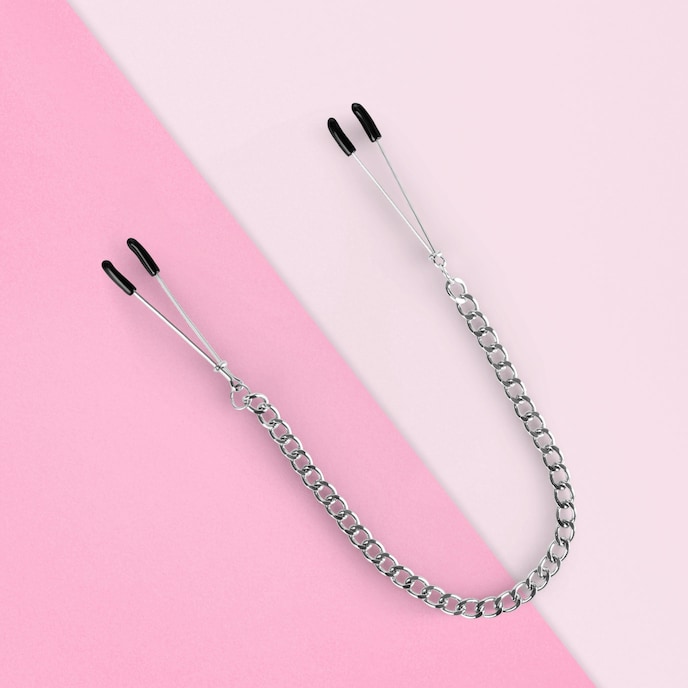 pince-à-tétons-caoutchoutée-avec-chaîne-Argent-Noir-2