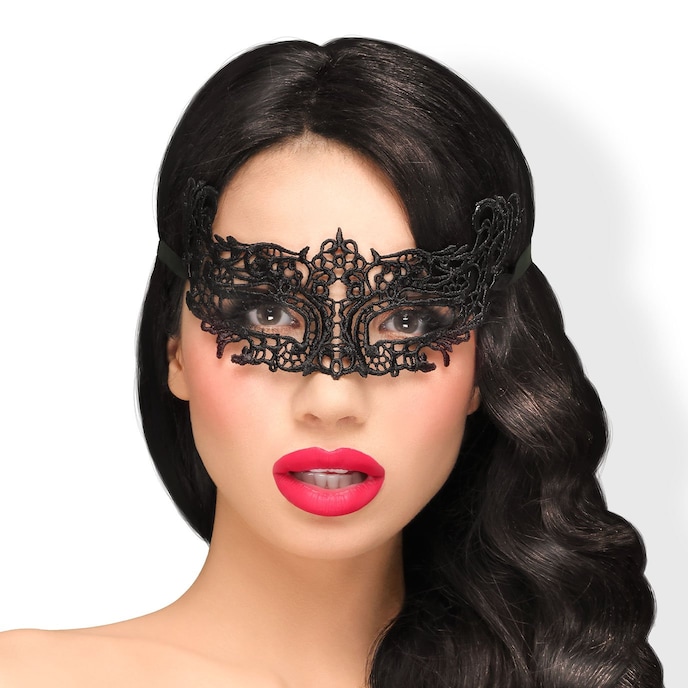 all-eyes-on-me-Noir-1