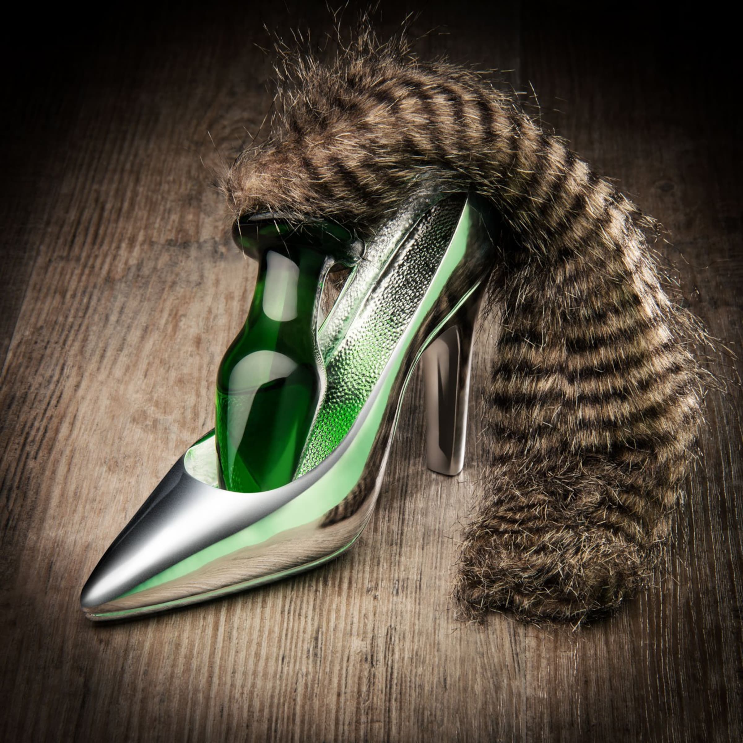 analdildo-mit-plüsch-schweif-Braun-Dunkelgrün-2