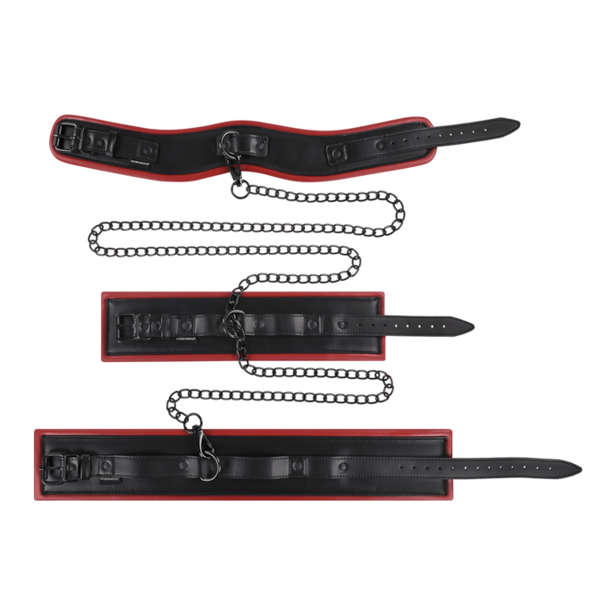 saffron---chained-&-tamed-Noir-Rouge-2