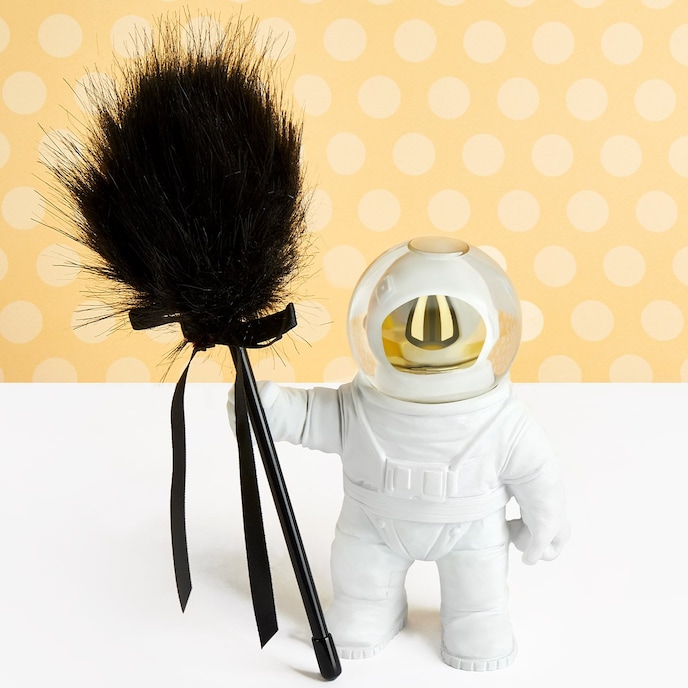 tickle-me-softly-Noir-2