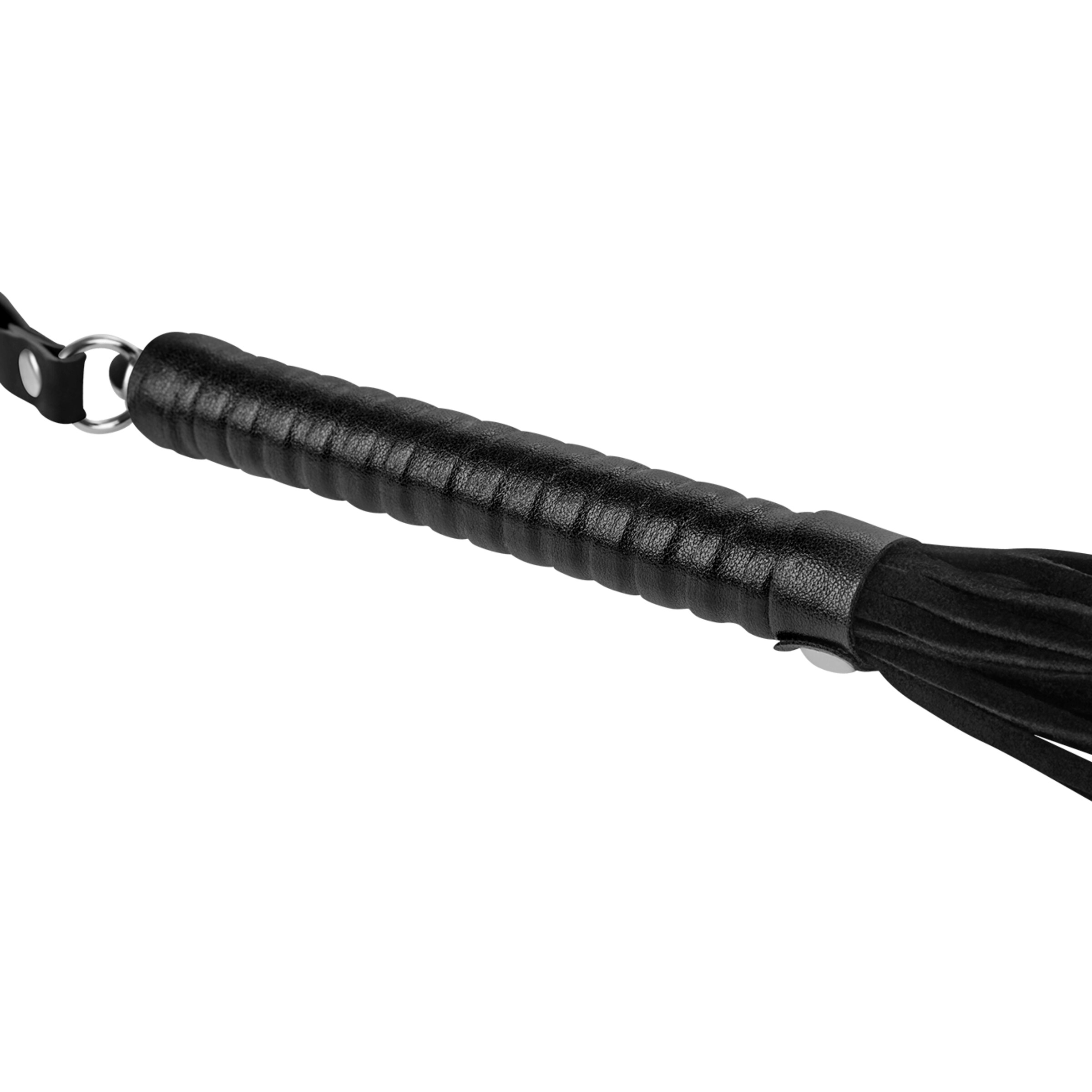 fouet-en-daim-Noir-3